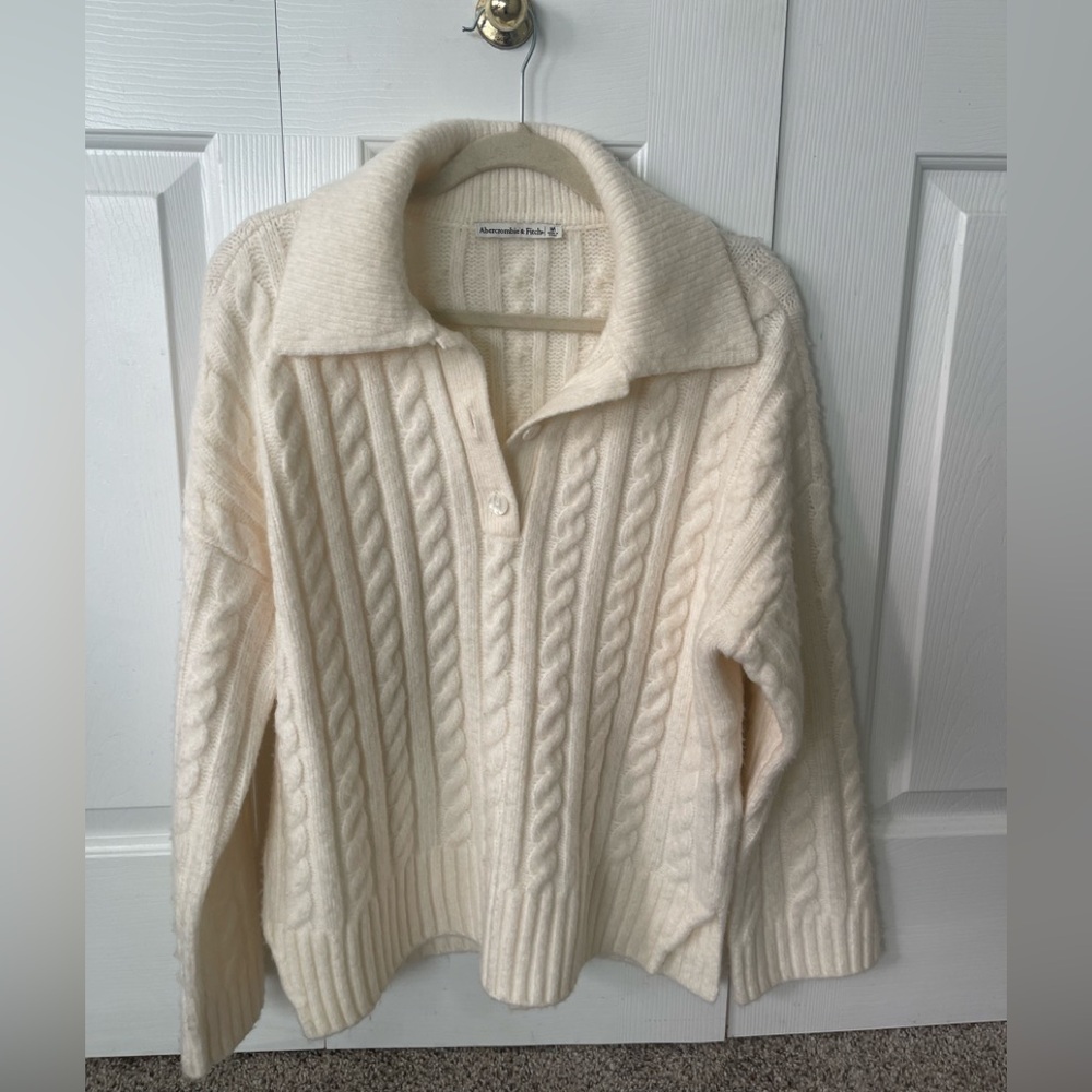 Abercrombie & Fitch Cream Cable Knit Sweater